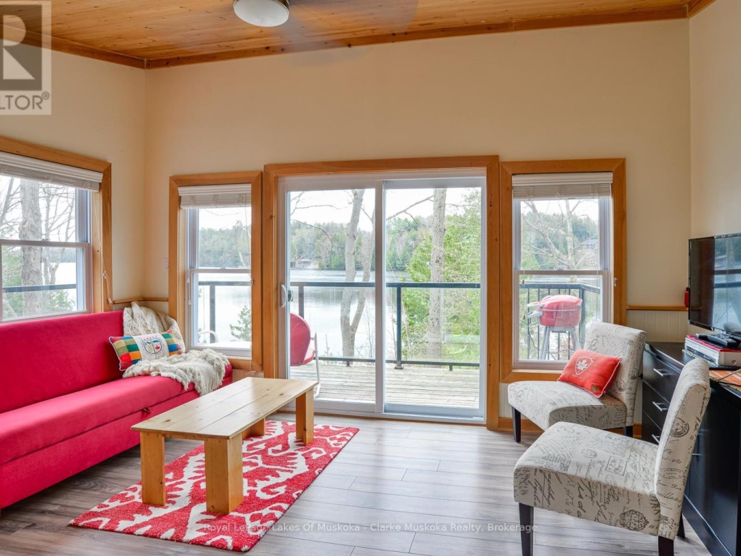 7 - 7 SILVER POINT ROAD, 