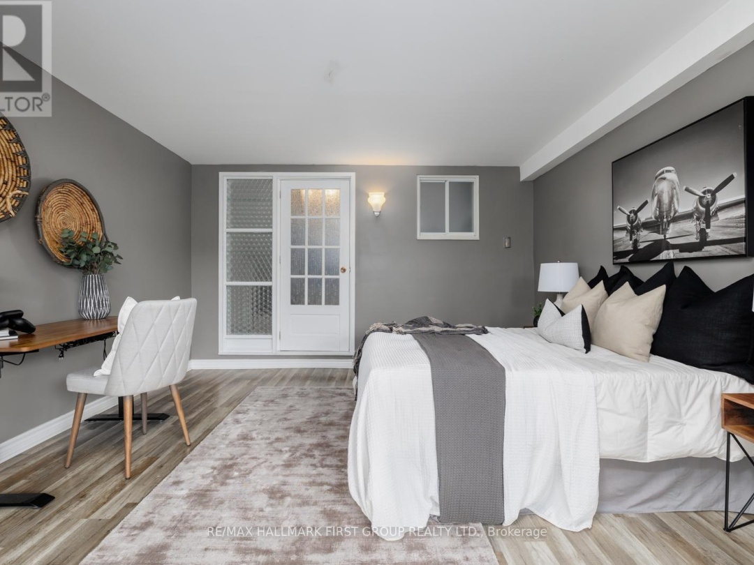 9 4 Paradise Boulevard, Lake Simcoe