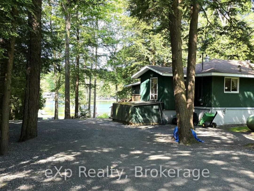 36 ROBERTS LAKE ROAD E, 