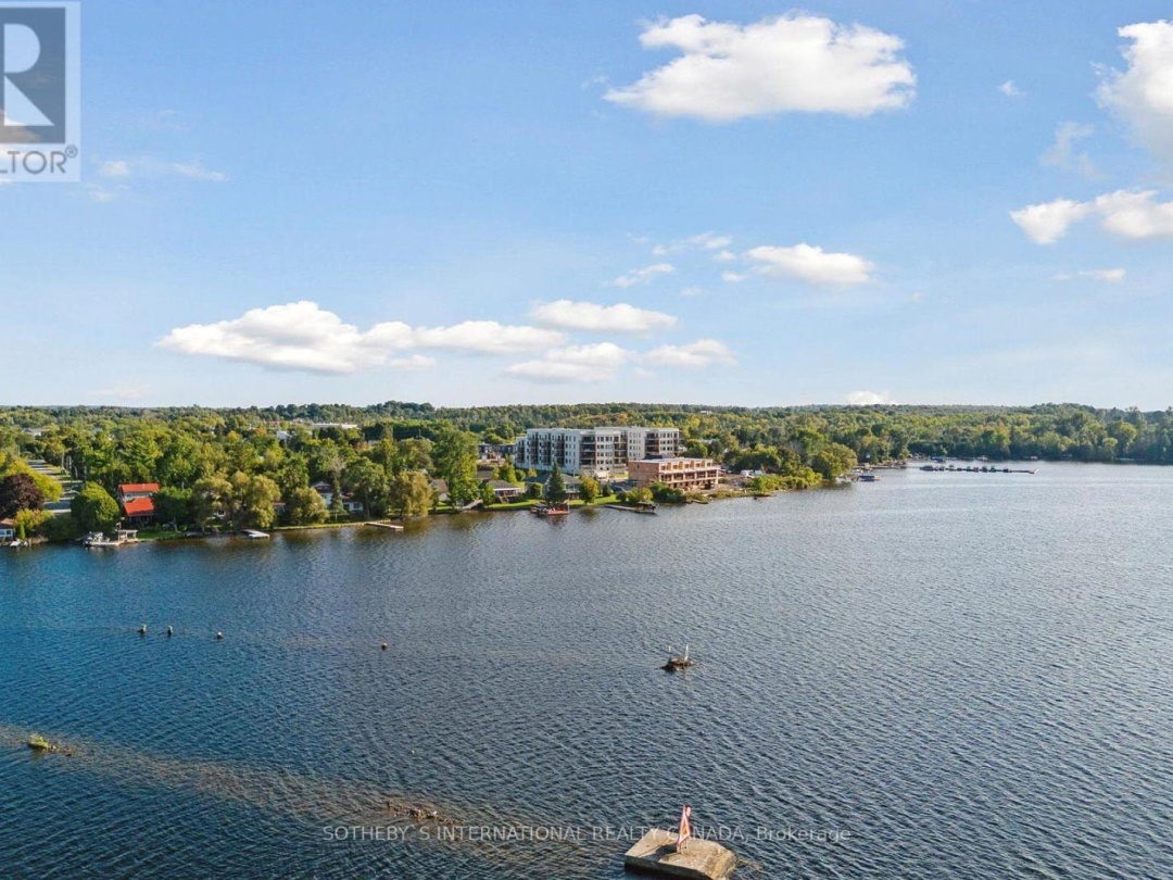 308 19B West Street N, Kawartha Lakes (Fenelon Falls)
