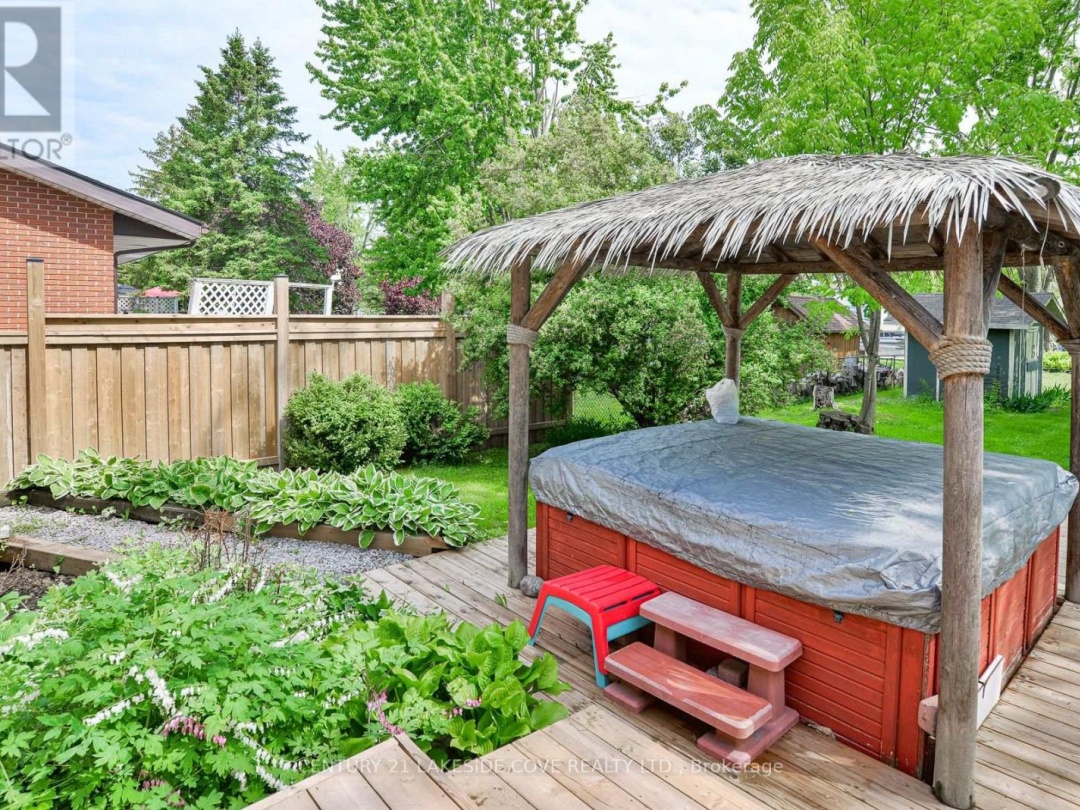 9 Pinetree Court, Lake Simcoe