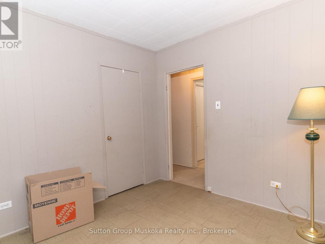 15 Glen Acres Road, Big East Lake