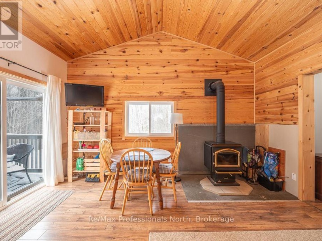 1145 Chelsea Lane, Maple Lake