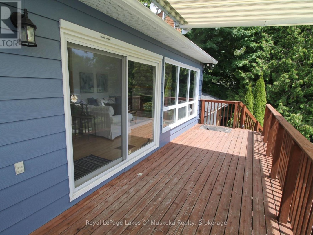 1815 Peninsula Point Road, Severn Lake