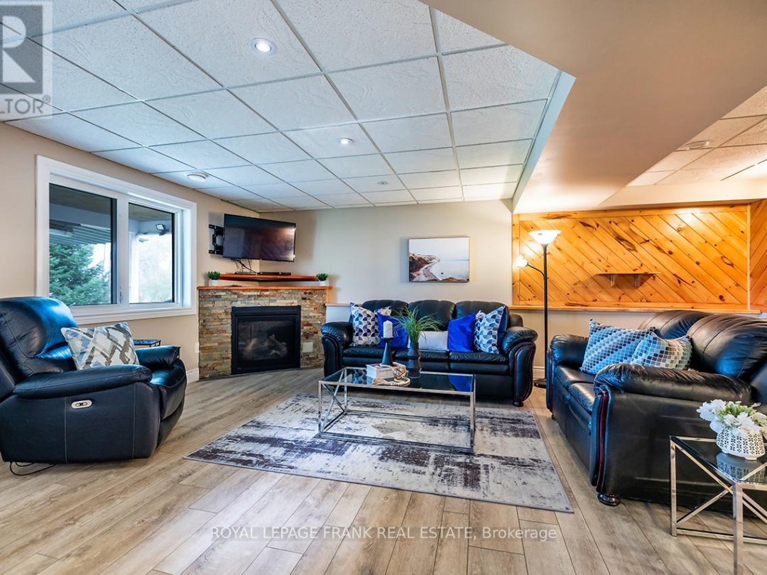 25 SHELLEY DRIVE, 