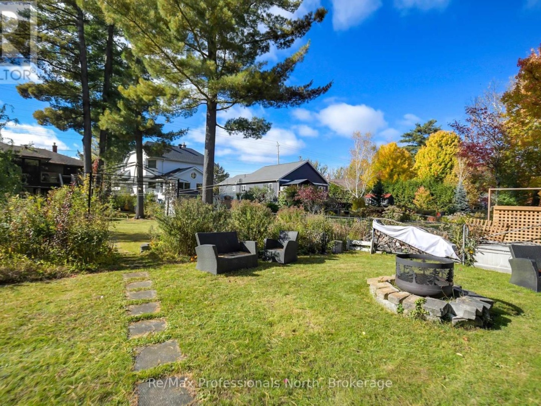 324 Bethune Drive N, Gull Lake