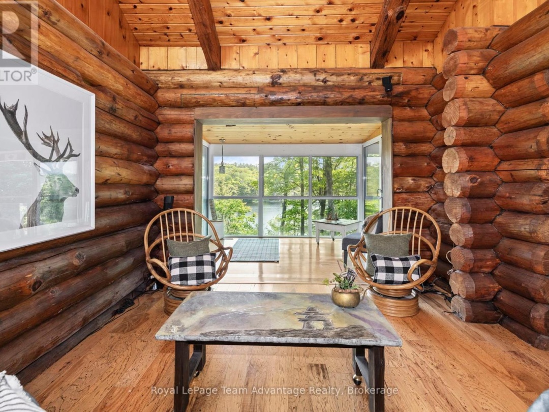 25 LIMBERT LANE N, 