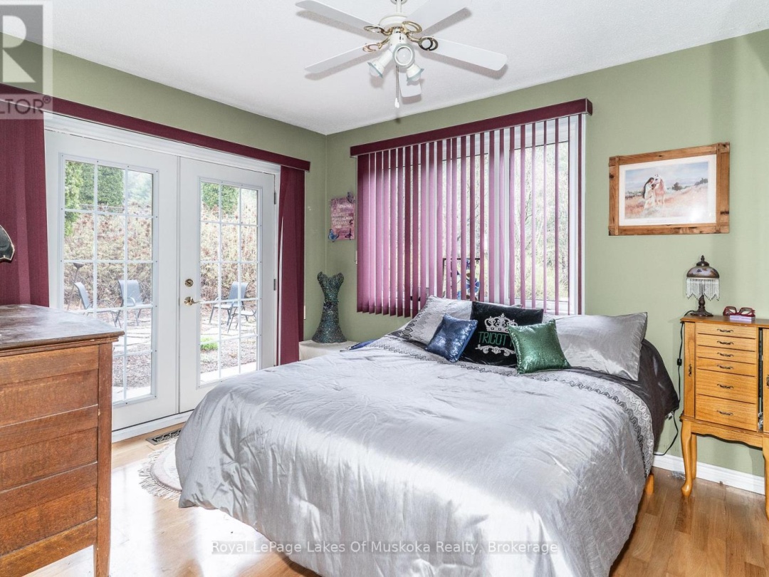 183 SANTAS VILLAGE ROAD, Muskoka River