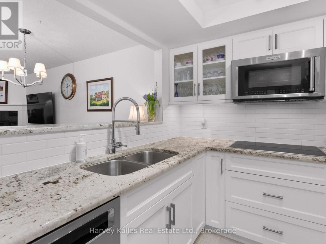 204 10 Coveside Drive, Fairy Lake