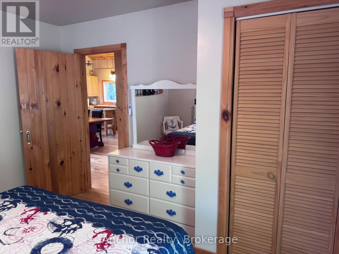 10469 LITTLE HAWK LAKE, 