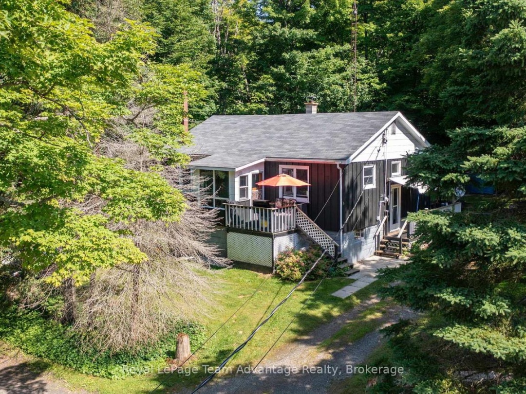 9 WOODS LANE, 