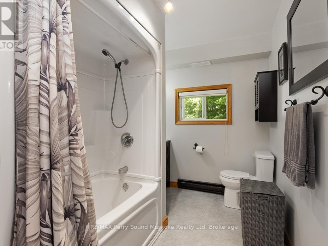 7 Blackstone Lake Road, Blackstone Lake