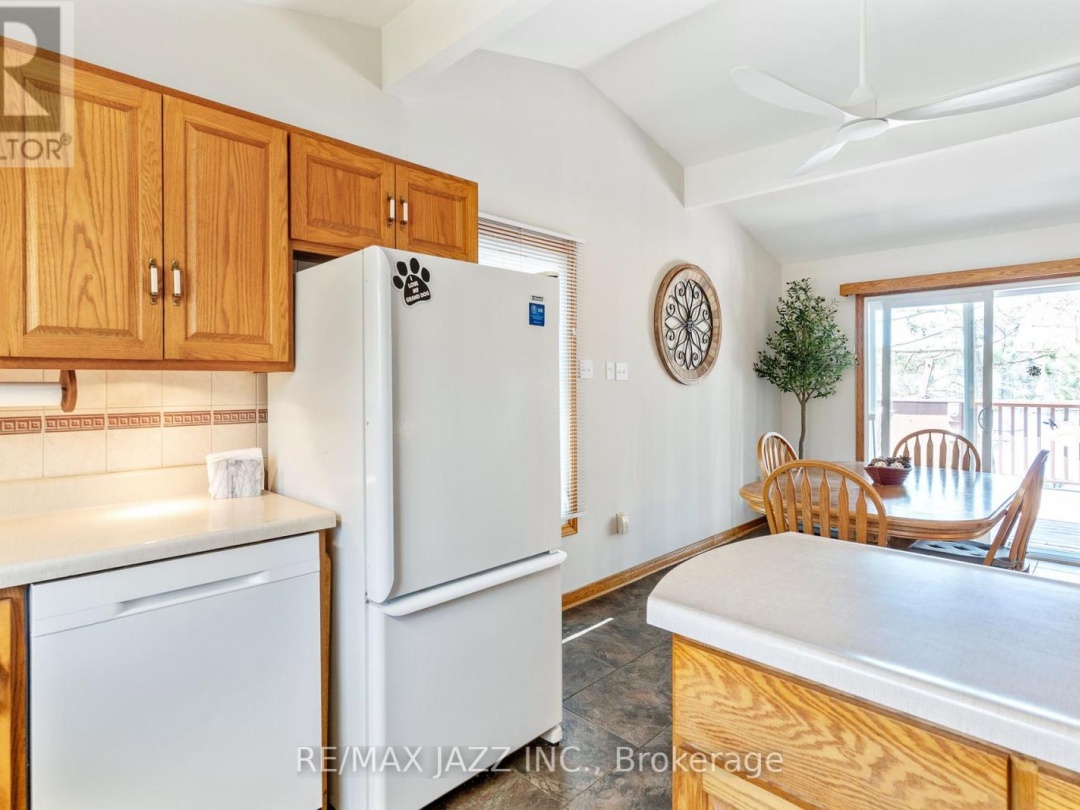 1092 Briscoe Drive, Kushog Lake