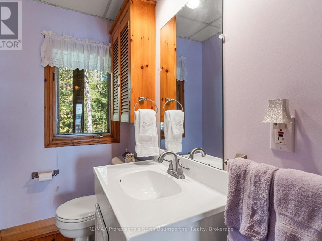 6469 Kennisis Lake Road, Kennisis Lake