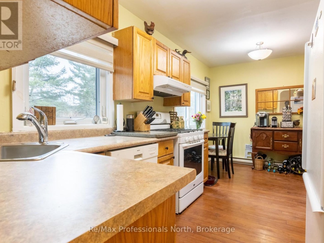 80 Invergordon Avenue, Gull Lake