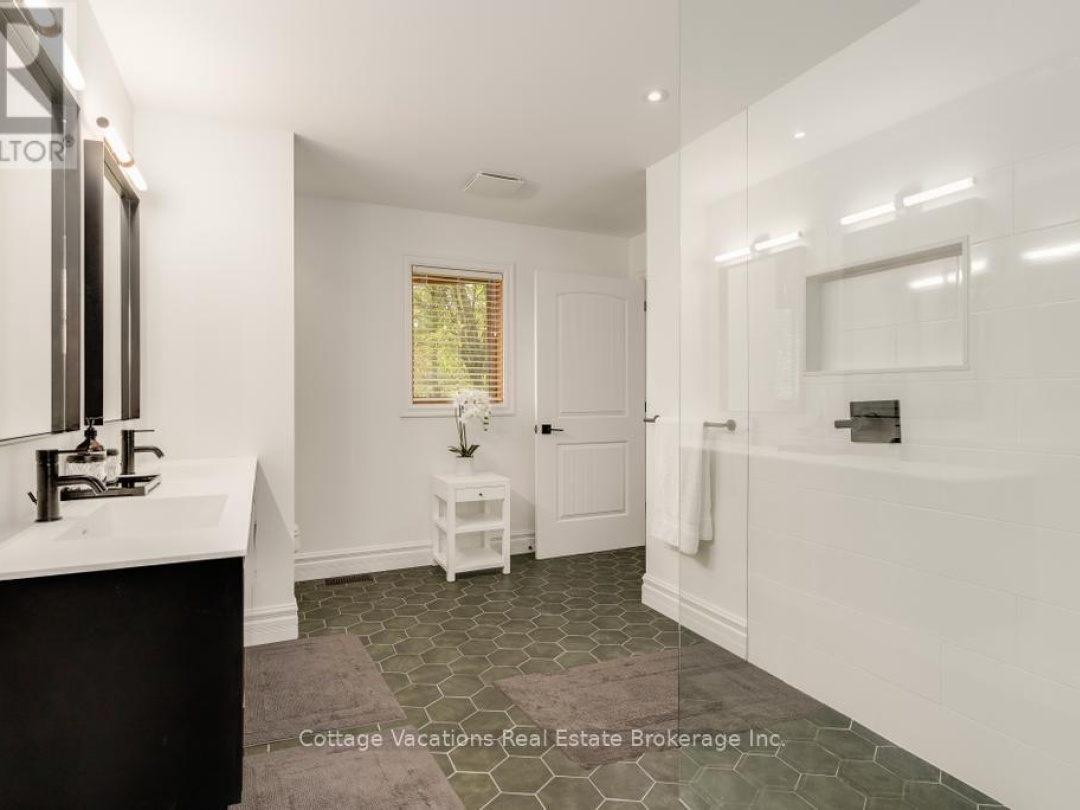 1016 Lawland Heights Road, Lake Muskoka