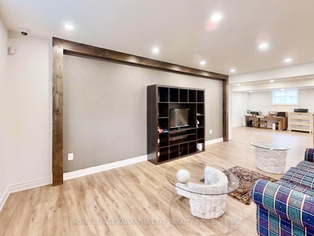 2501 Lakeshore Drive, Lake Simcoe