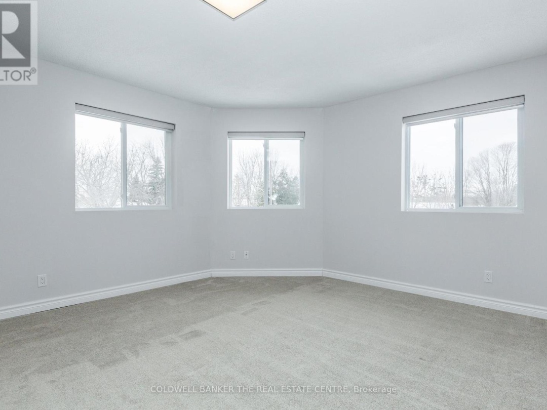 302 - 125 BOND STREET, 