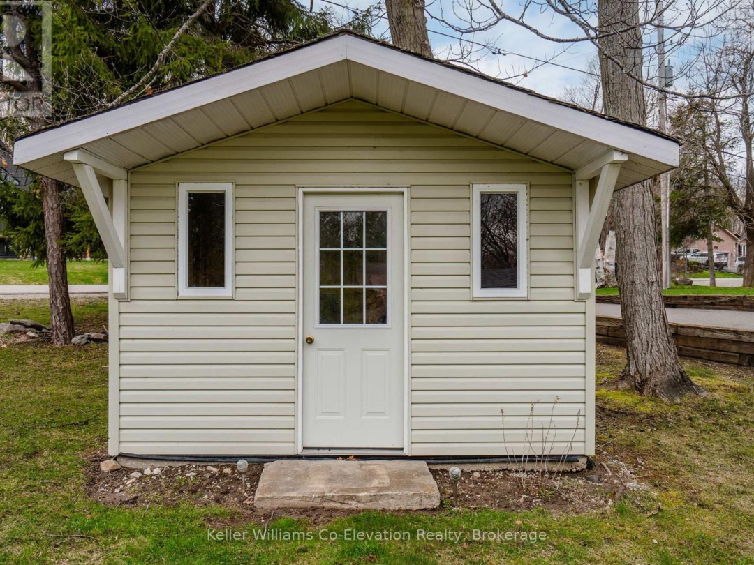 220 Robin's Point Road, Georgian Bay