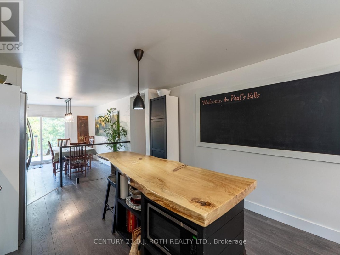 8101 KINGS RIVER ROAD, 