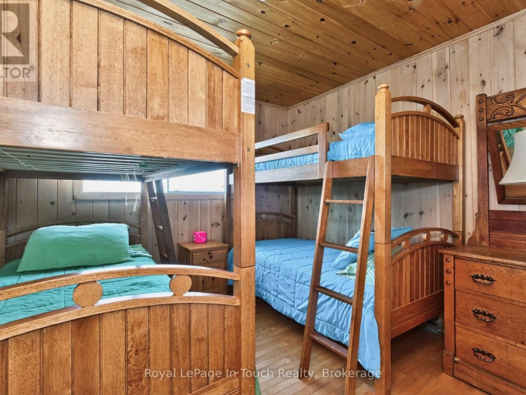 2 IS 270 GEORGIAN BAY ISLAND, 
