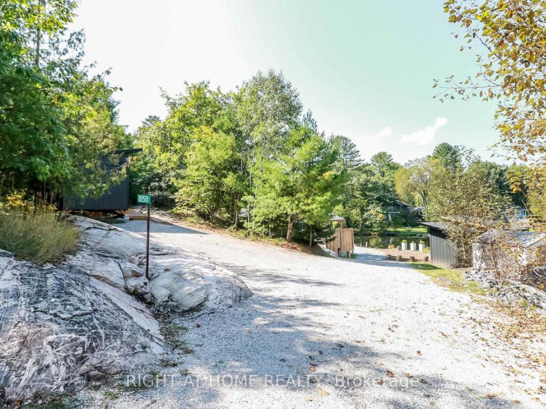 8150 Laidlaw Avenue, Severn Lake