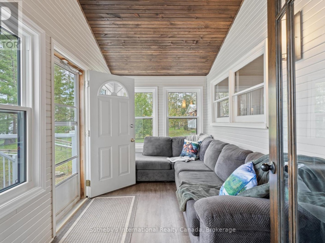 1658 PENINSULA POINT ROAD, Sparrow Lake