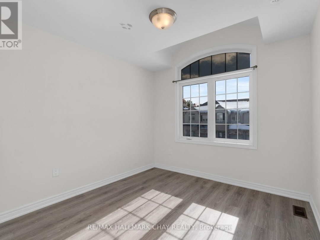 24 CHURCHLEA MEWS, Orillia