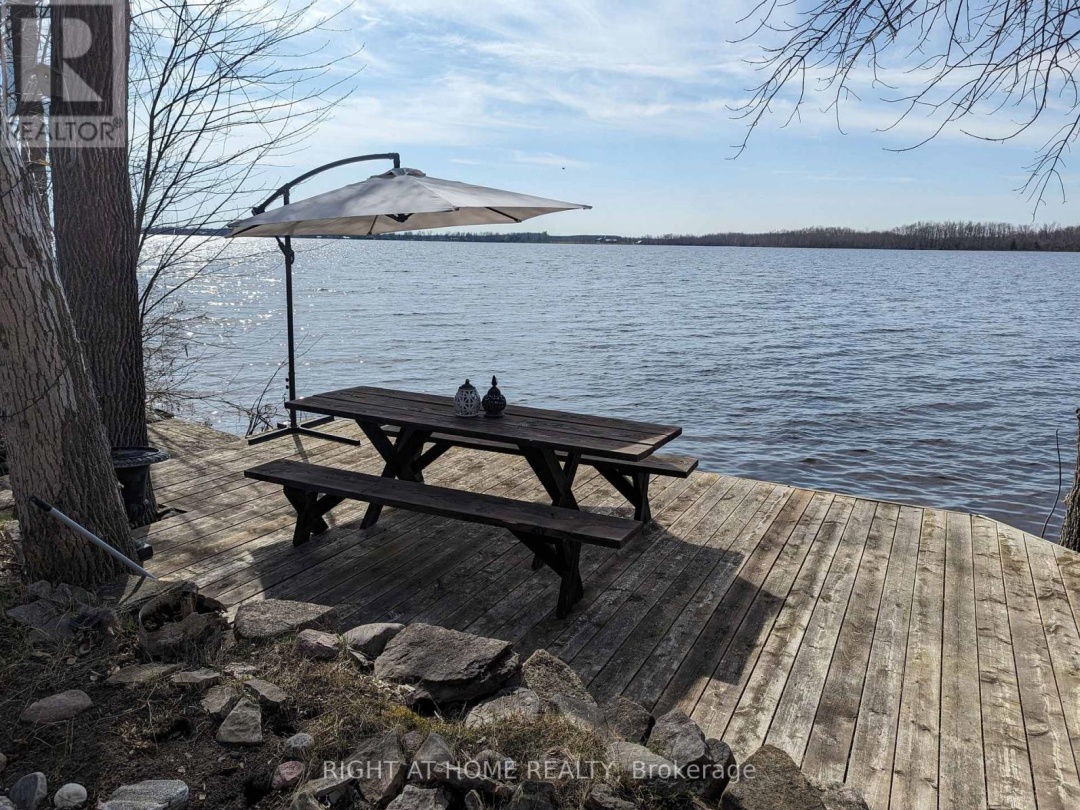 187 Campbell Beach Road, Dalrymple Lake