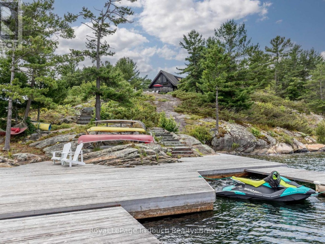 B686-8 DERBYSHIRE ISLAND, Georgian Bay