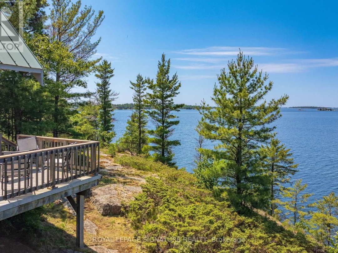 B350 Echo Island, Georgian Bay