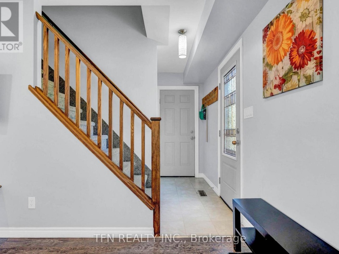 4 PINEWOOD BOULEVARD, 