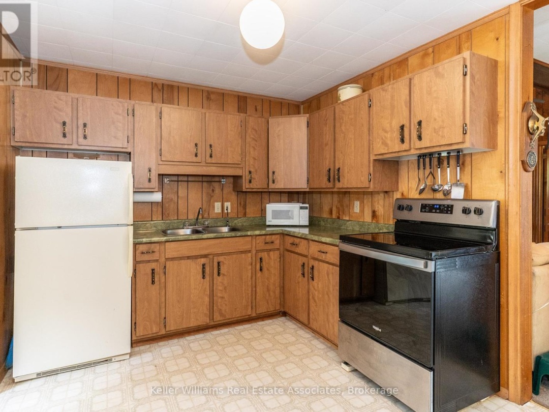 Unit 2 1200 North Shore Drive, Gull Lake