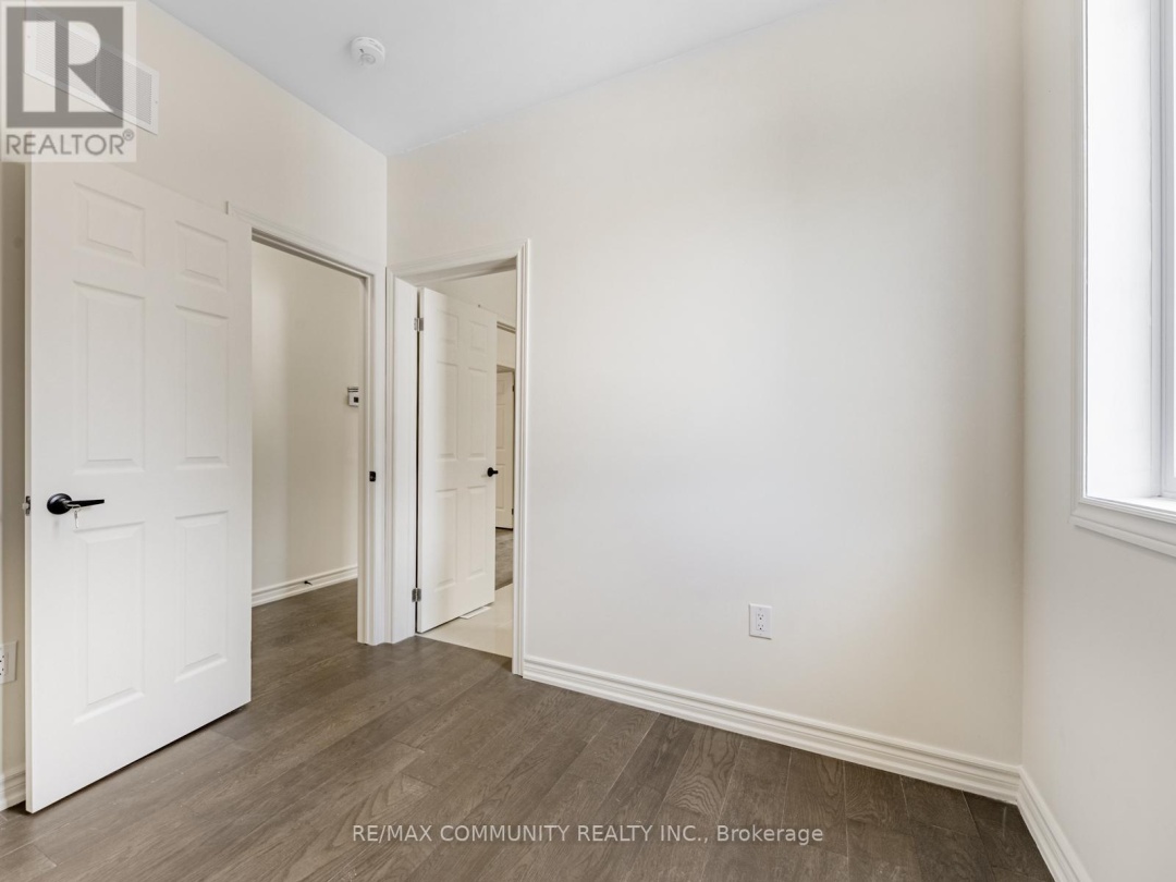 506 SIMCOE STREET, 