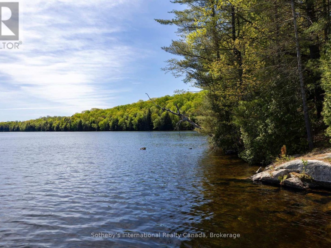 14 Burnegie Lane, Otter Lake
