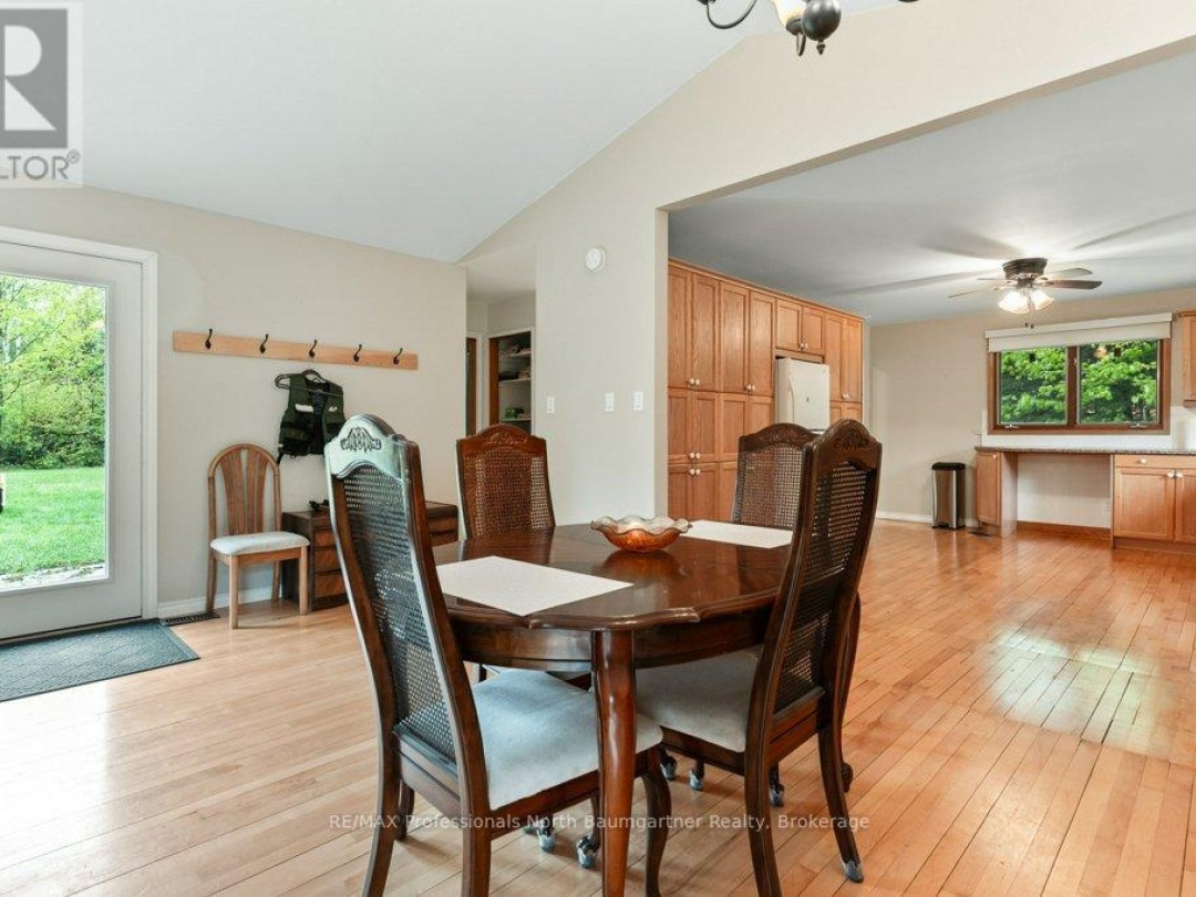 1080 Queen's Line Road, Minden Hills