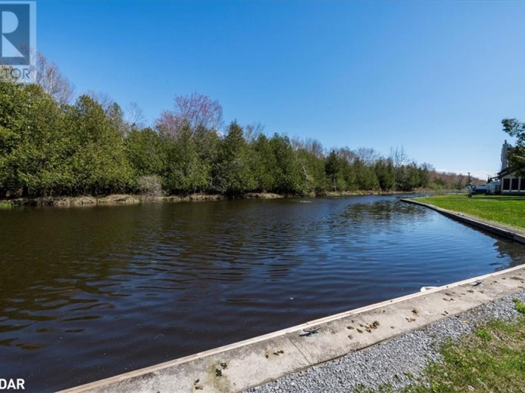 81 Laguna Parkway Parkway Unit# 12, Lake Simcoe