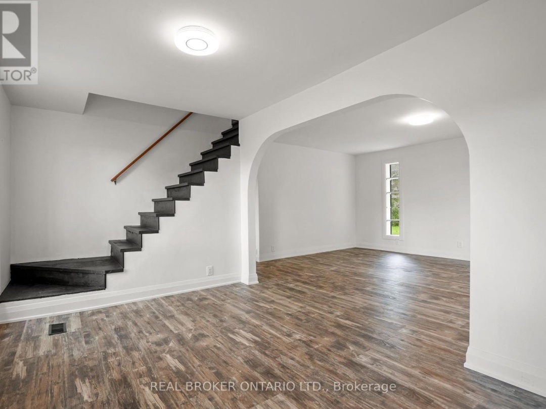 261 PORTAGE ROAD, Canal Lake