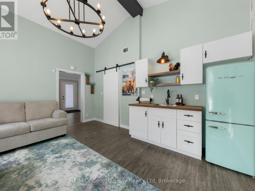 1745 TWIN OAKS CRESCENT, Matchedash 