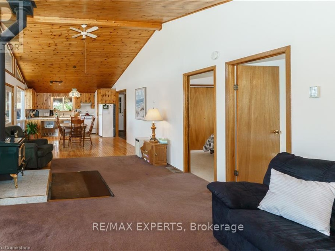 86 STONEY ROAD, Manitouwabing Lake