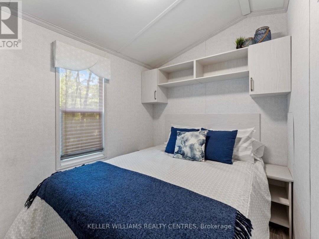 UNIT #4 - 202 HIDDEN GLEN ROAD, 