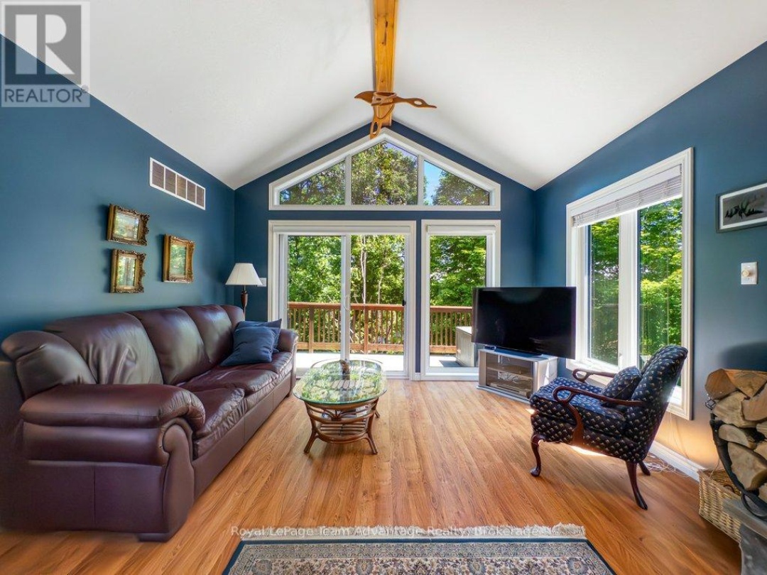 3 LYNDSEY LANE, Manitouwabing Lake