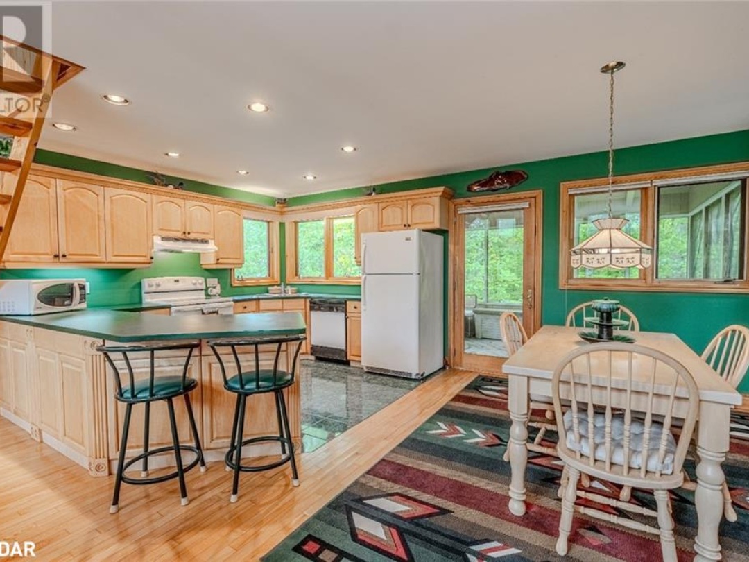 2 IS 880 GEORGIAN BAY, 