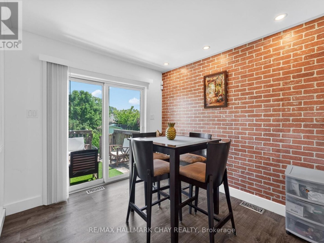 3159 BASS LAKE SIDE ROAD E, 