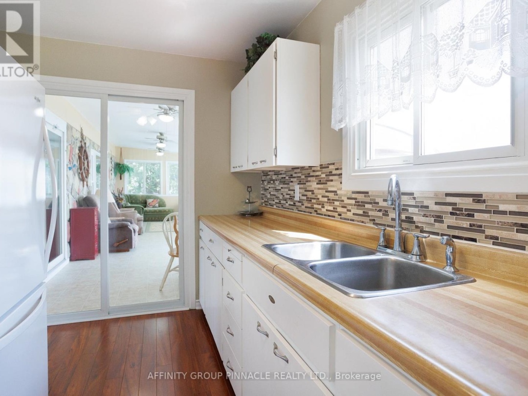 11 LAKEVIEW CRESCENT, 