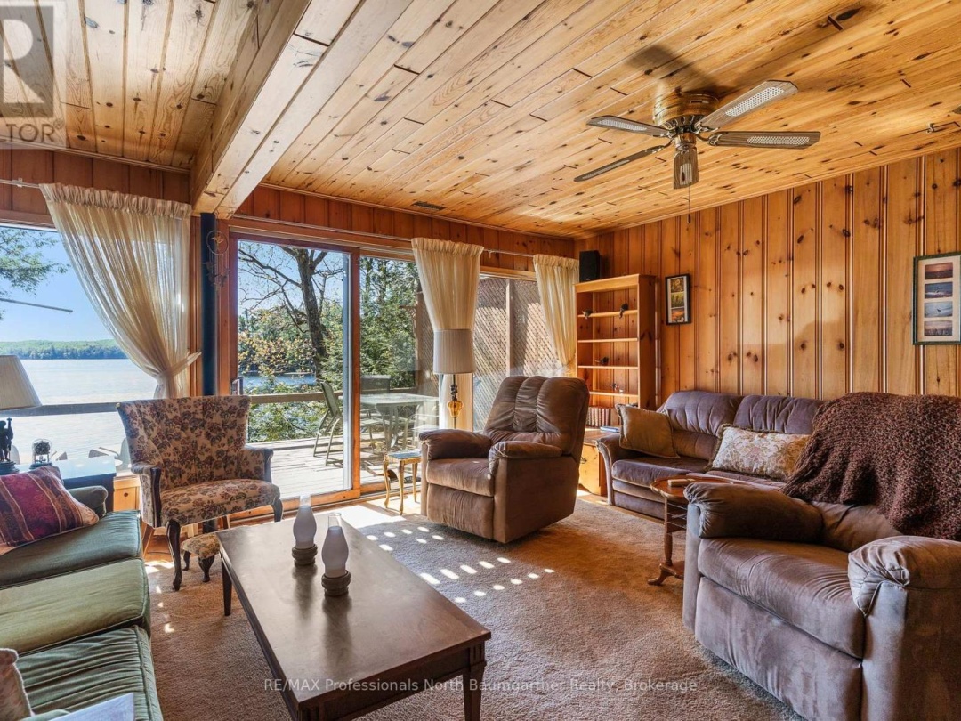 6469 Kennisis Lake Road, Kennisis Lake