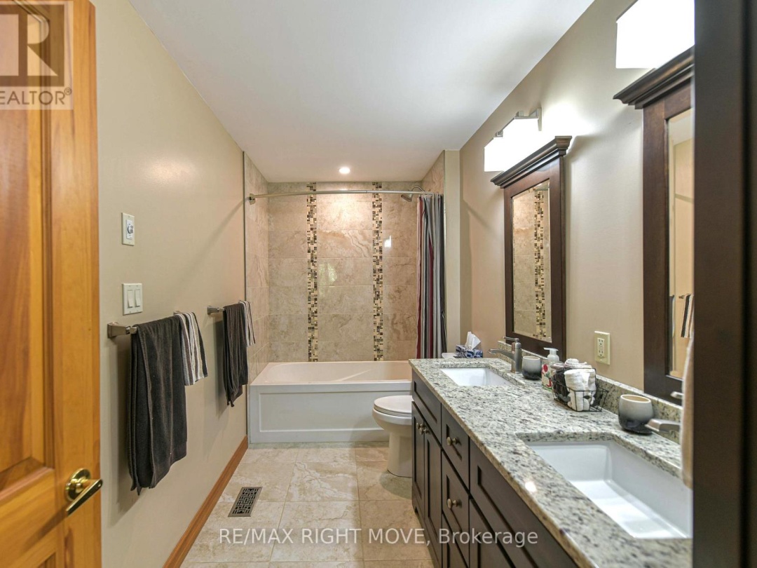 1892 CARRIAGE COURT, 