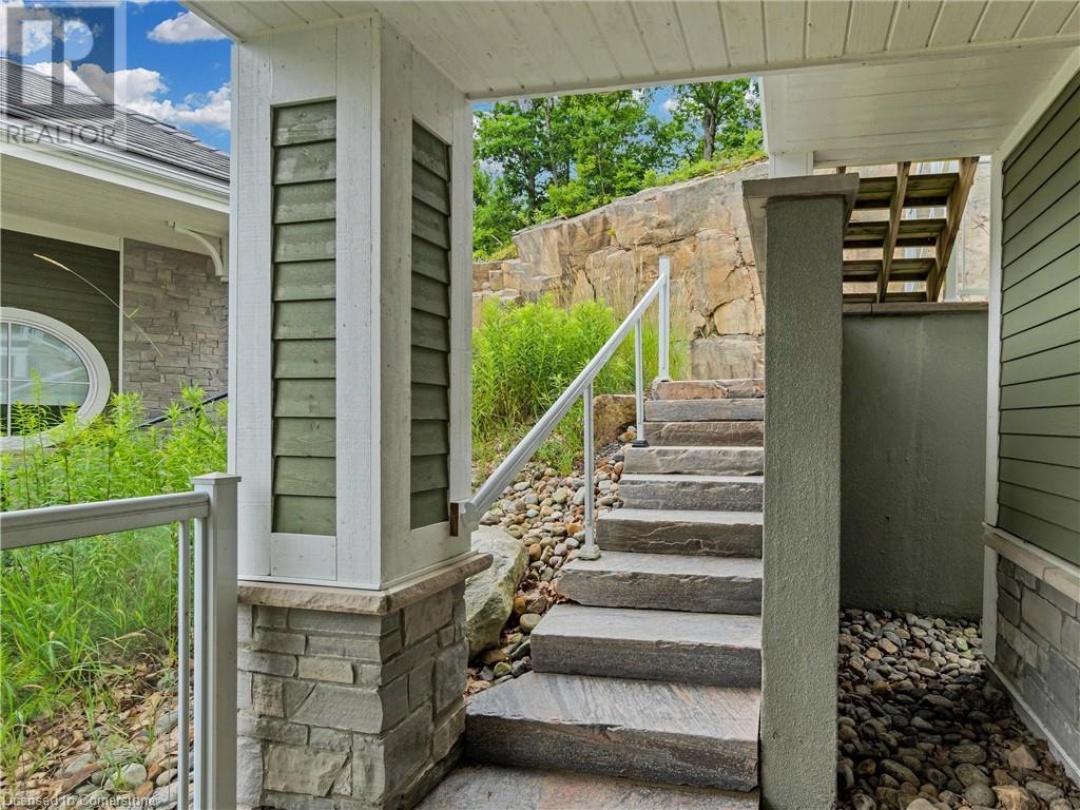 1869 MUSKOKA 118 Road W Unit# BTW-101, 