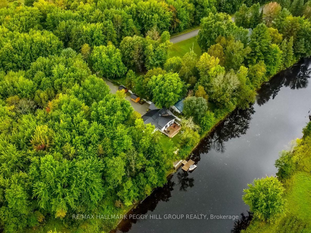 7229 Davy Drive, Black Lake