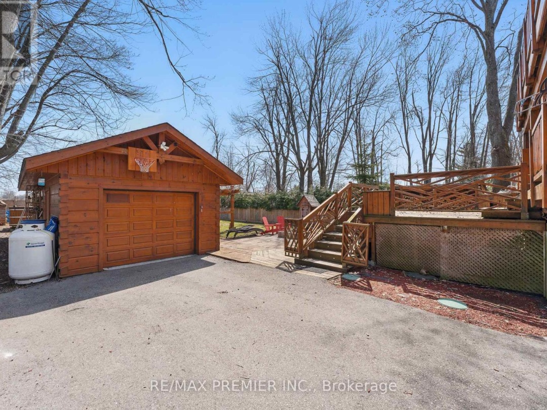 2441 LAKESHORE DRIVE, 